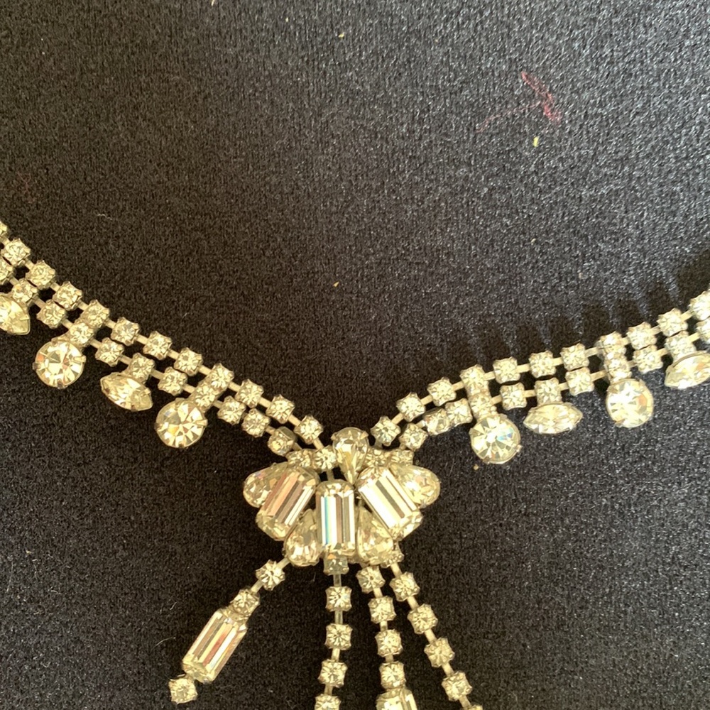 Vintage Rhinestone Necklace - Picture 4 of 6